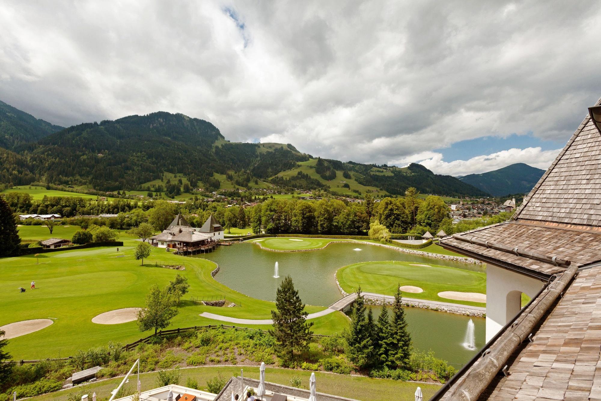 Schlosshotel Kitzbuehel A-Rosa Collection Exteriör bild Golf course in Bad Tölz