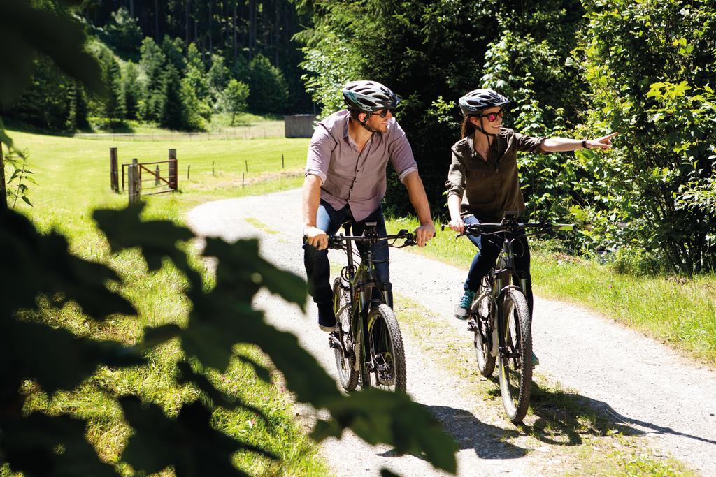 Schlosshotel Kitzbuehel A-Rosa Collection Exteriör bild Biking in the Black Forest