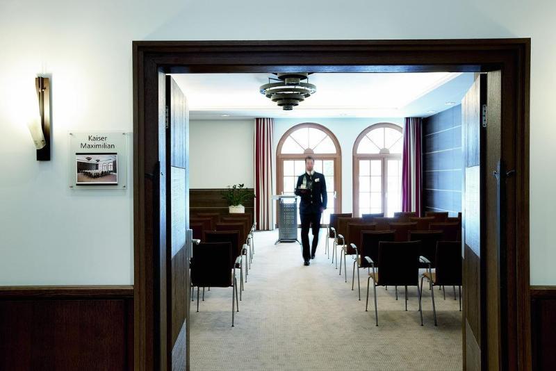 Schlosshotel Kitzbuehel A-Rosa Collection Exteriör bild The interior of the German Federal Police Academy