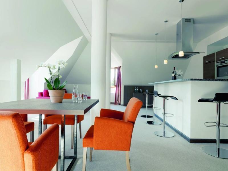 Schlosshotel Kitzbuehel A-Rosa Collection Exteriör bild Interior of a penthouse apartment