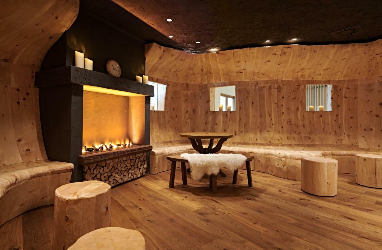 Schlosshotel Kitzbuehel A-Rosa Collection Exteriör bild Interior of the lodge