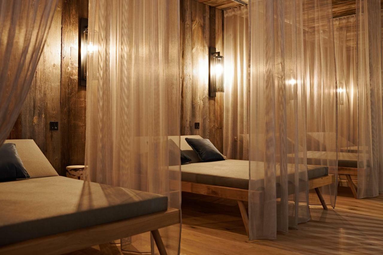 Schlosshotel Kitzbuehel A-Rosa Collection Exteriör bild The spa at The Lodge at Bluefin Bay