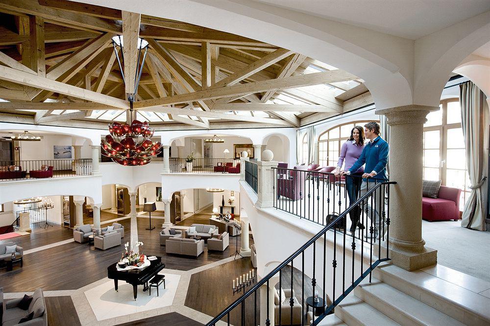 Schlosshotel Kitzbuehel A-Rosa Collection Exteriör bild The interior of the hotel